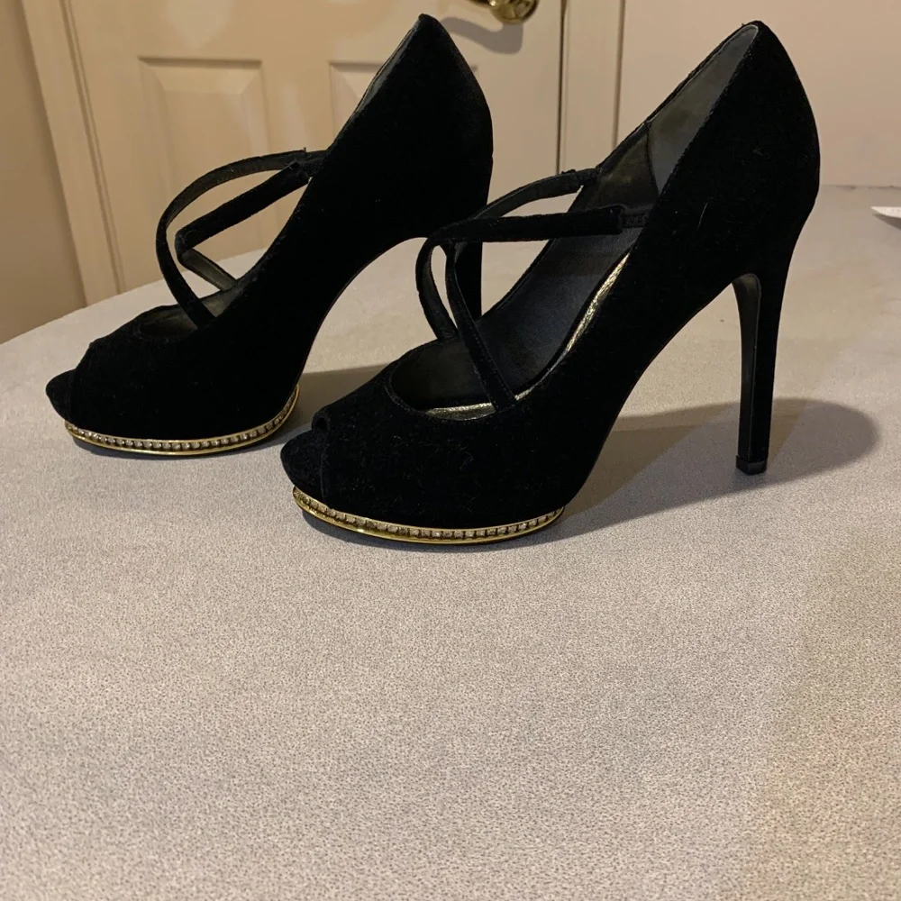 NWOB Adrianna Papell Black Velvet Leather Platform Pumps sz 8.5 M